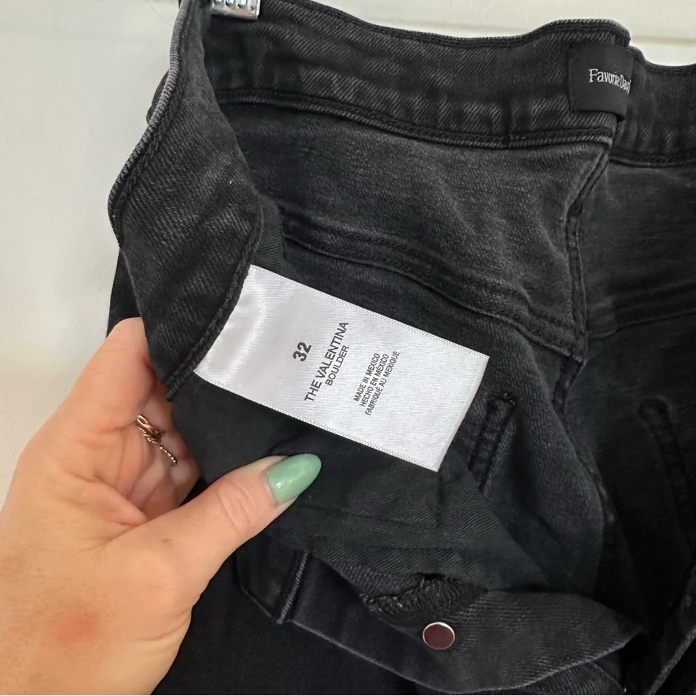 Favorite Daughter VALENTINA
BOULDER Black Boot Cut High-Rise Jeans - Picture 8 of 15